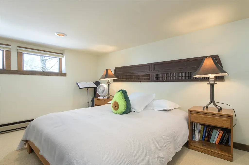 879 East Ash Road Plymouth VT 05056