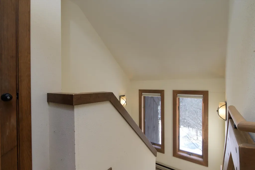 879 East Ash Road Plymouth VT 05056