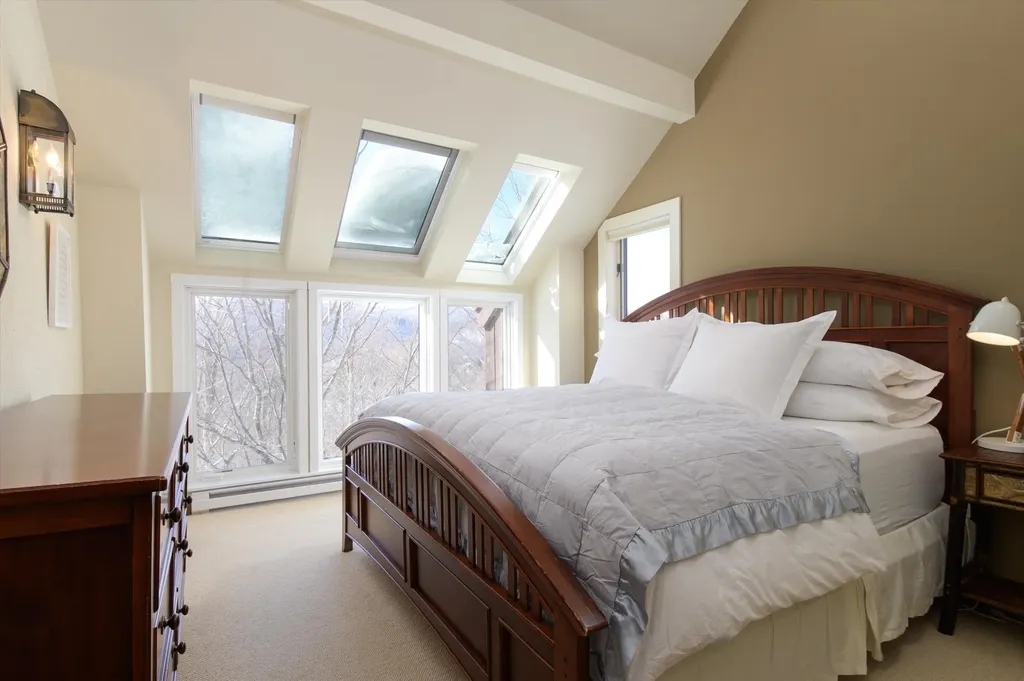 879 East Ash Road Plymouth VT 05056