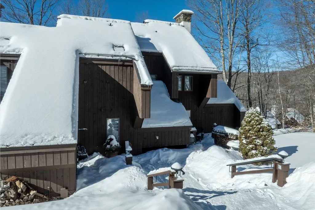 879 East Ash Road Plymouth VT 05056