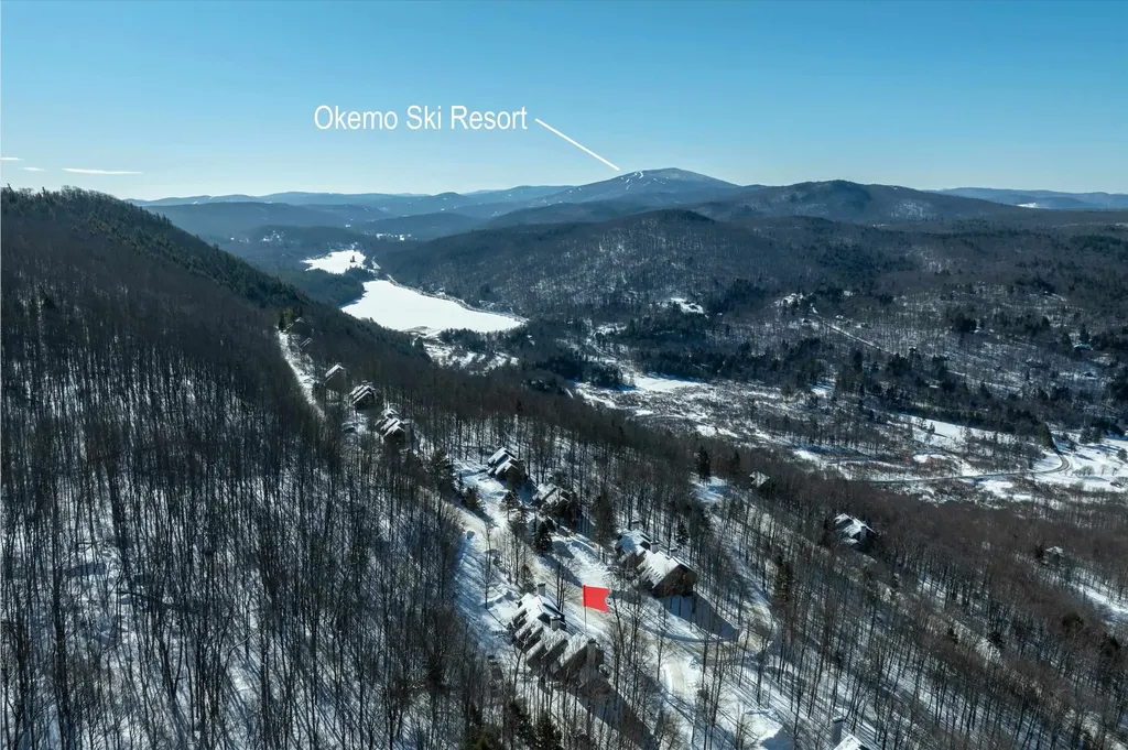 879 East Ash Road Plymouth VT 05056