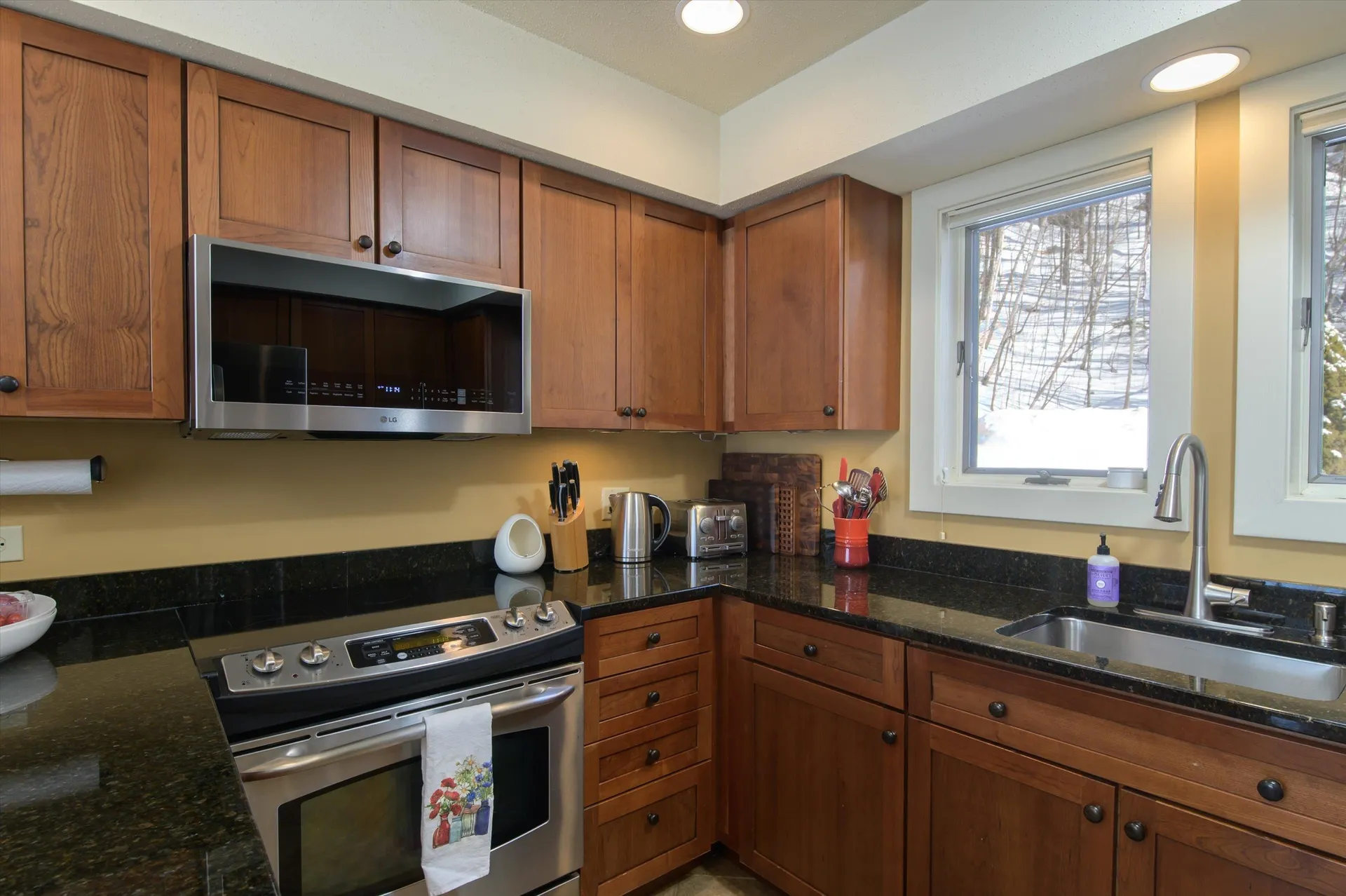 879 East Ash Road Plymouth VT 05056