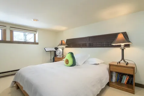 879 East Ash Road Plymouth VT 05056