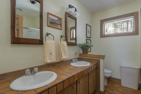 879 East Ash Road Plymouth VT 05056