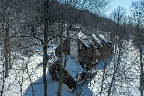 879 East Ash Road Plymouth VT 05056