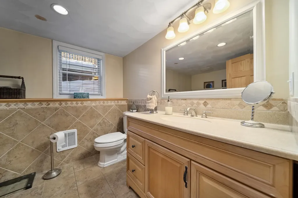 8 Chongor Drive Newton NH 03858