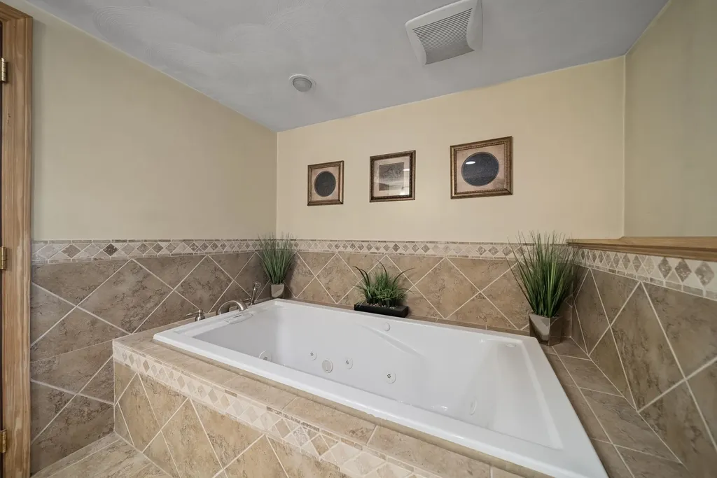 8 Chongor Drive Newton NH 03858