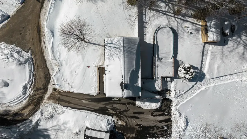 8 Chongor Drive Newton NH 03858