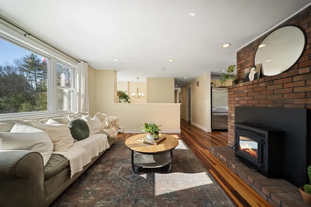 8 Chongor Drive Newton NH 03858