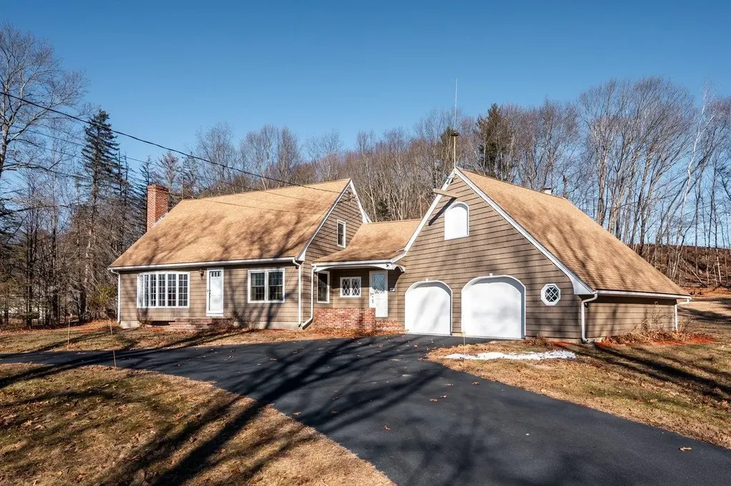 45 Weare Road Hampton Falls NH 03844