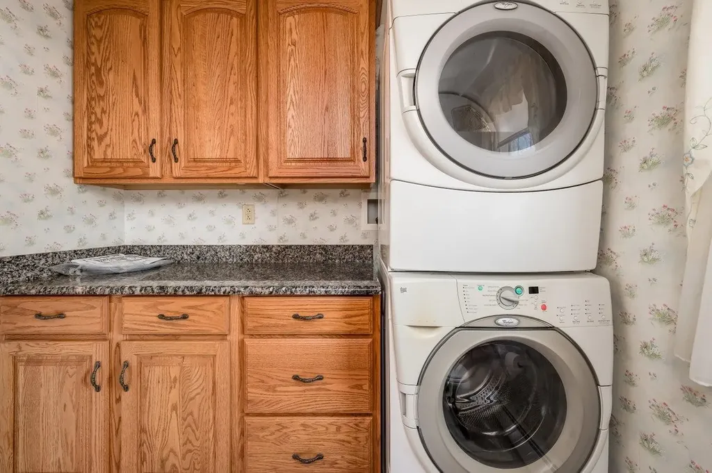 45 Weare Road Hampton Falls NH 03844