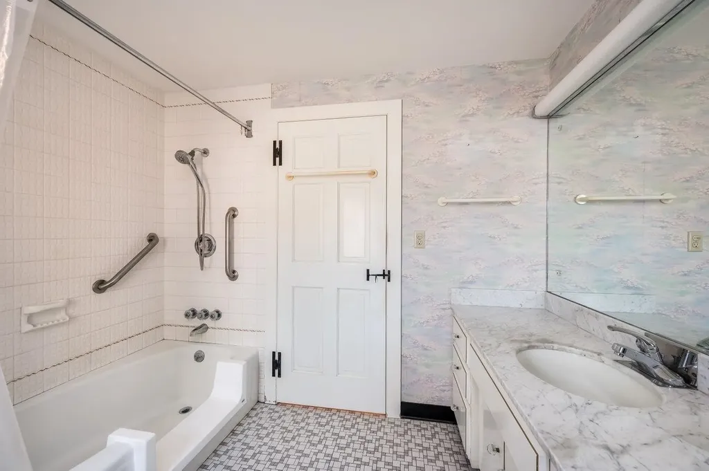 45 Weare Road Hampton Falls NH 03844