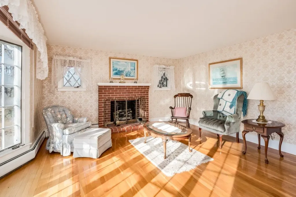 45 Weare Road Hampton Falls NH 03844