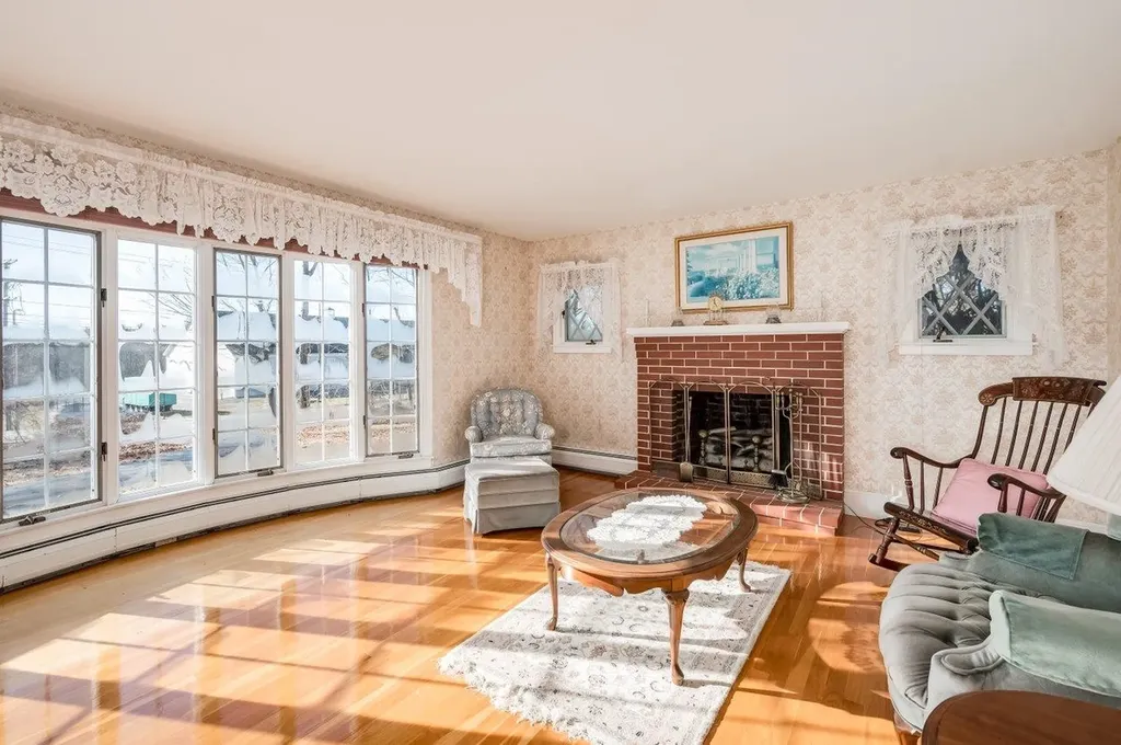 45 Weare Road Hampton Falls NH 03844