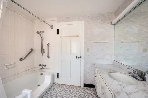 45 Weare Road Hampton Falls NH 03844