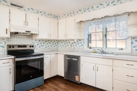 45 Weare Road Hampton Falls NH 03844