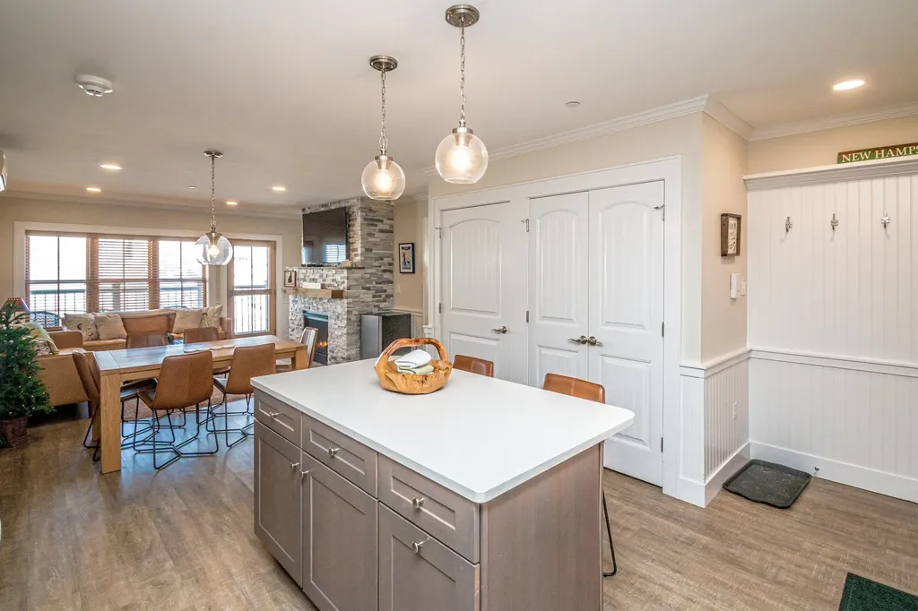 235 Skimobile Road Conway NH 03860