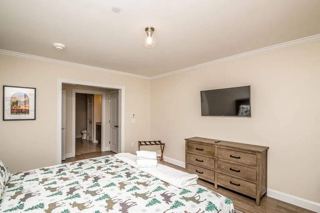 235 Skimobile Road Conway NH 03860