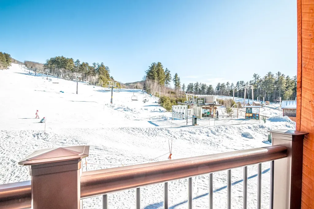 235 Skimobile Road Conway NH 03860