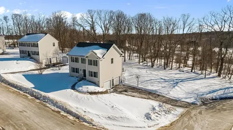 7 Lincoln Lane Chester NH 03036