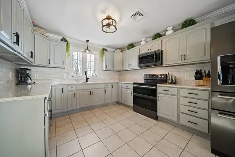 7 Lincoln Lane Chester NH 03036