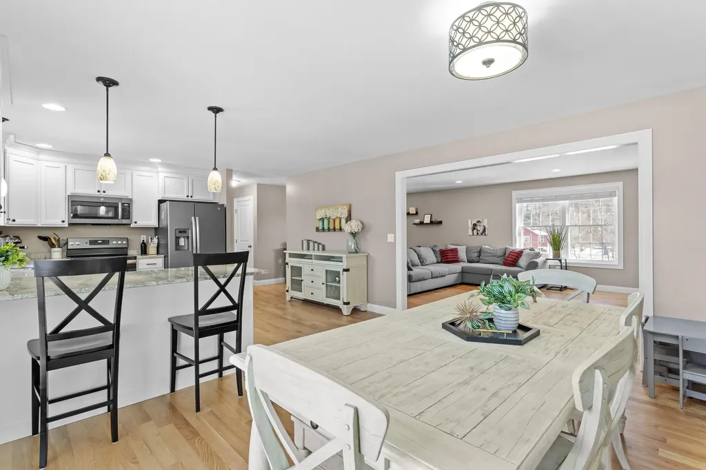 63 Hardy Road Londonderry NH 03053