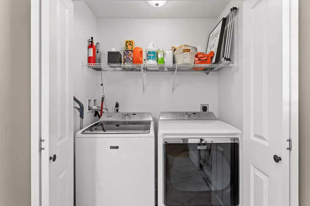 63 Hardy Road Londonderry NH 03053