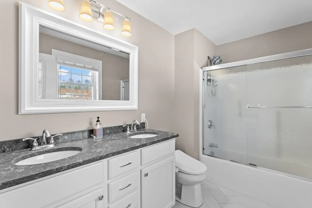 63 Hardy Road Londonderry NH 03053