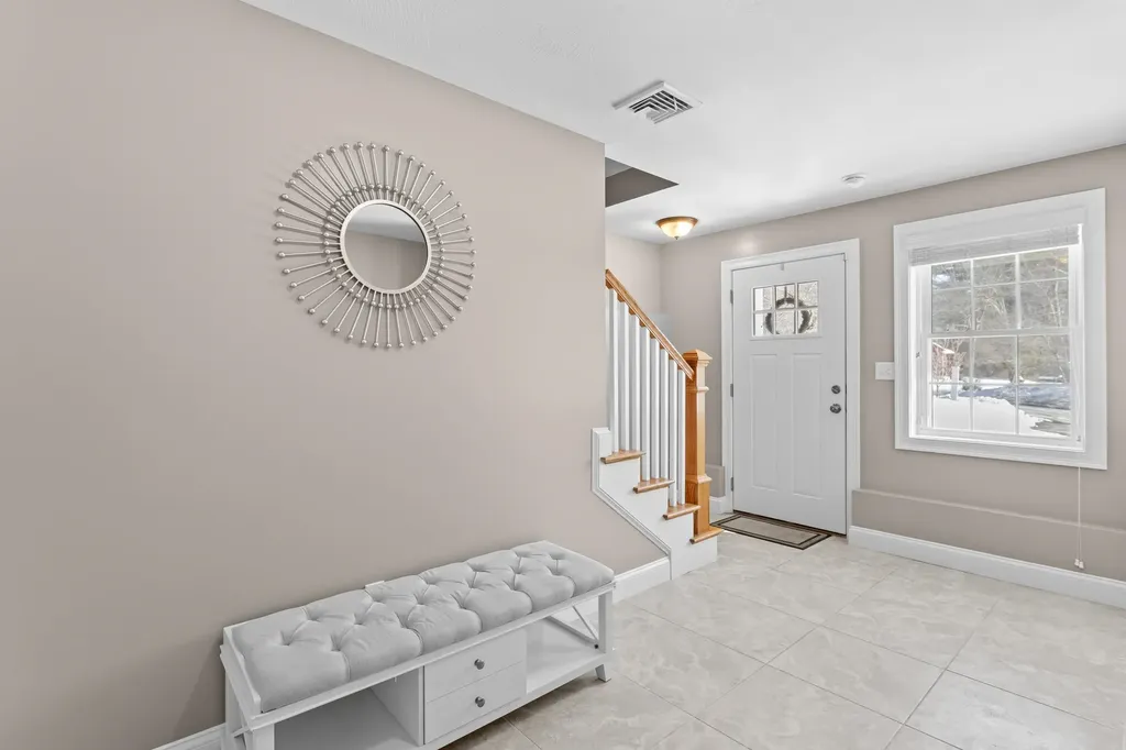 63 Hardy Road Londonderry NH 03053