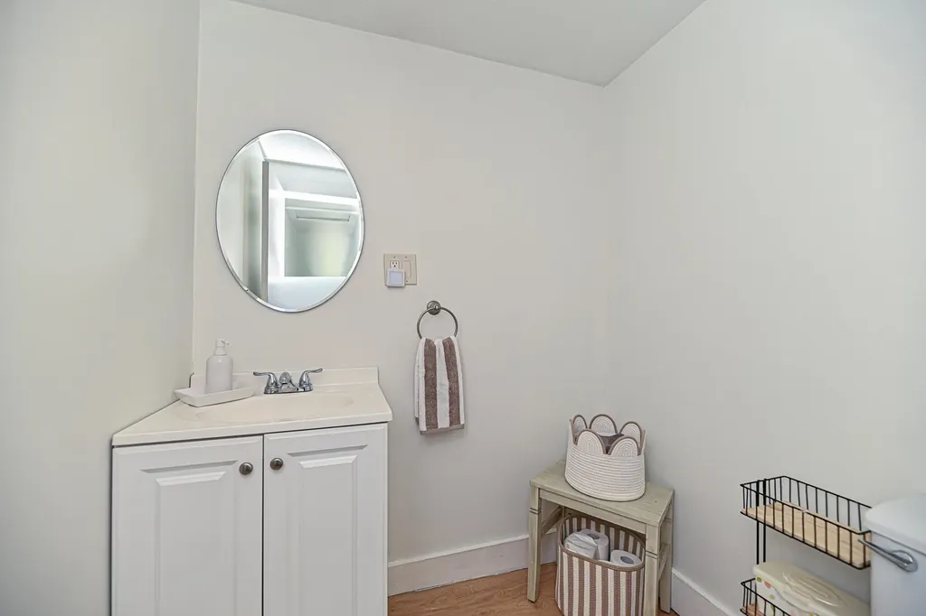 1 Thompson Road Nashua NH 03060