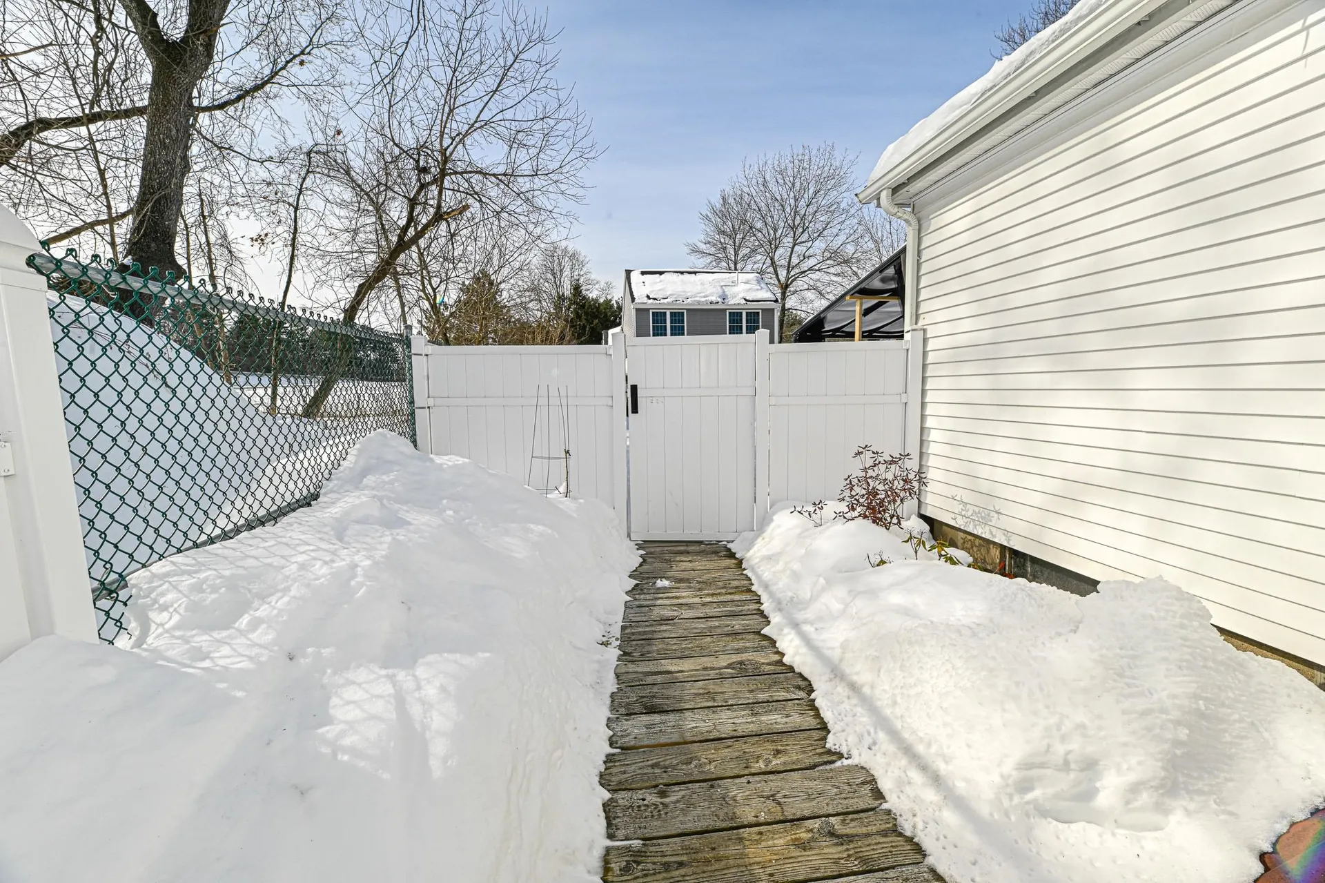 1 Thompson Road Nashua NH 03060