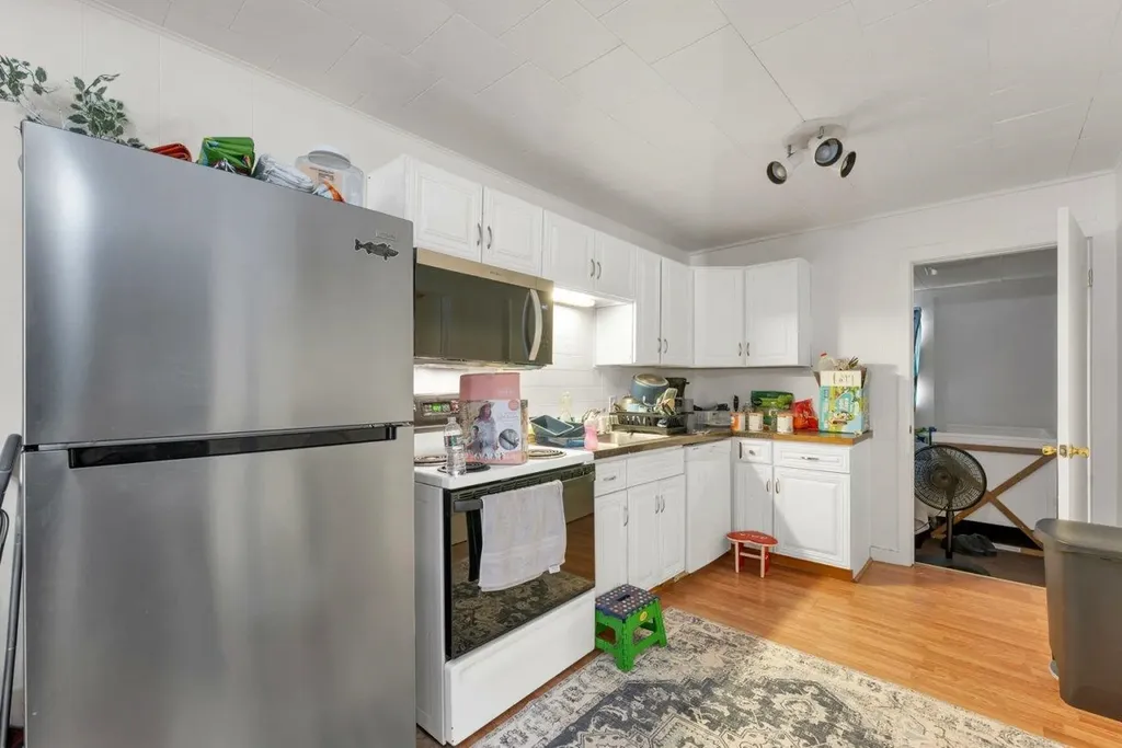 24 Baldwin Street Laconia NH 03246