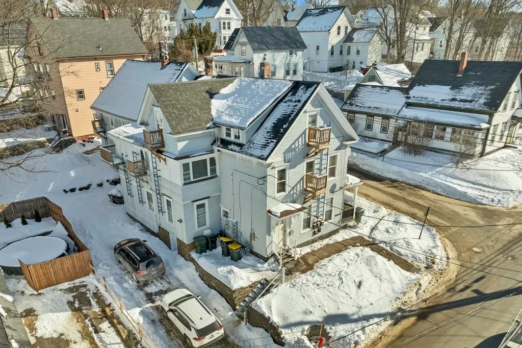 24 Baldwin Street Laconia NH 03246