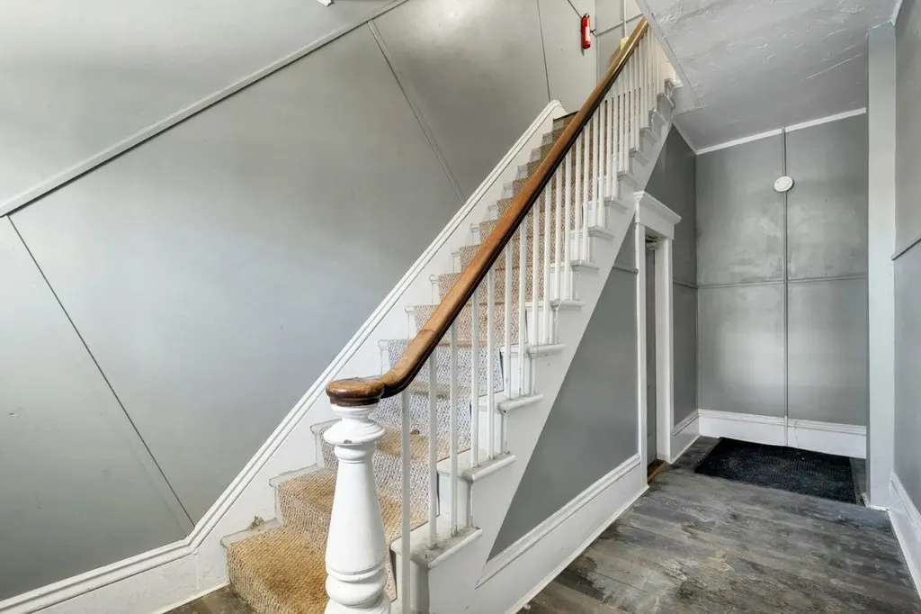 24 Baldwin Street Laconia NH 03246