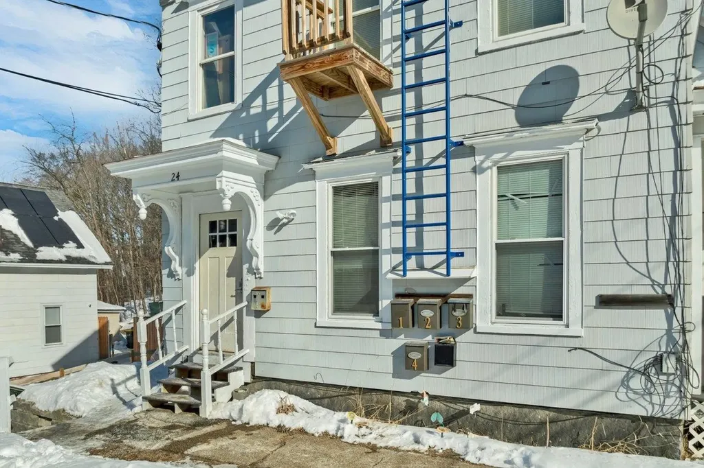 24 Baldwin Street Laconia NH 03246