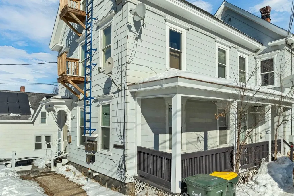 24 Baldwin Street Laconia NH 03246