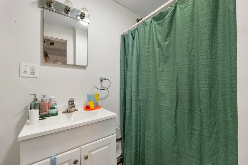 24 Baldwin Street Laconia NH 03246