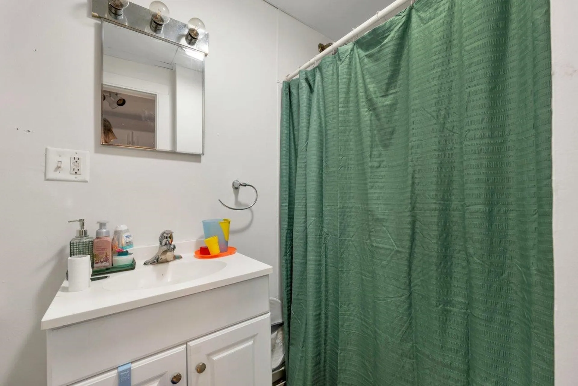 24 Baldwin Street Laconia NH 03246