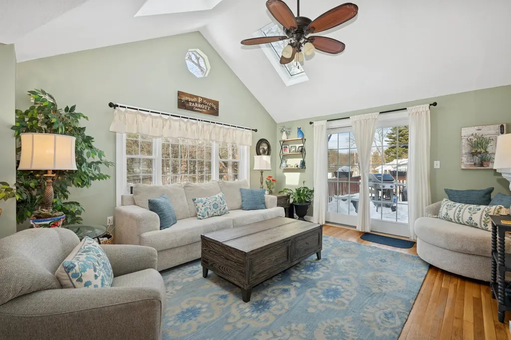 244 Harris Road Nashua NH 03062