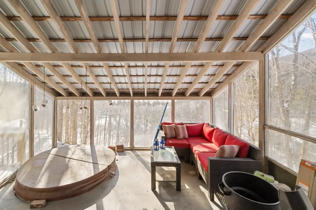 84 Old Mansfield Road Fayston VT 05673