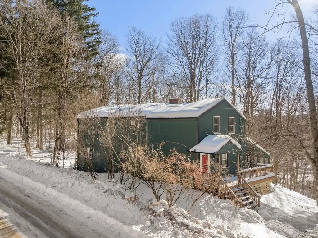 84 Old Mansfield Road Fayston VT 05673