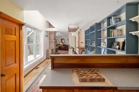 84 Old Mansfield Road Fayston VT 05673