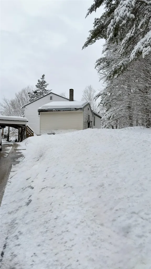 5 Old Turnpike Road Epsom NH 03234