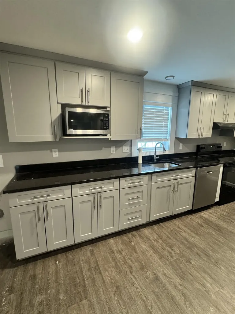 9 Monarch Way Portsmouth NH 03801