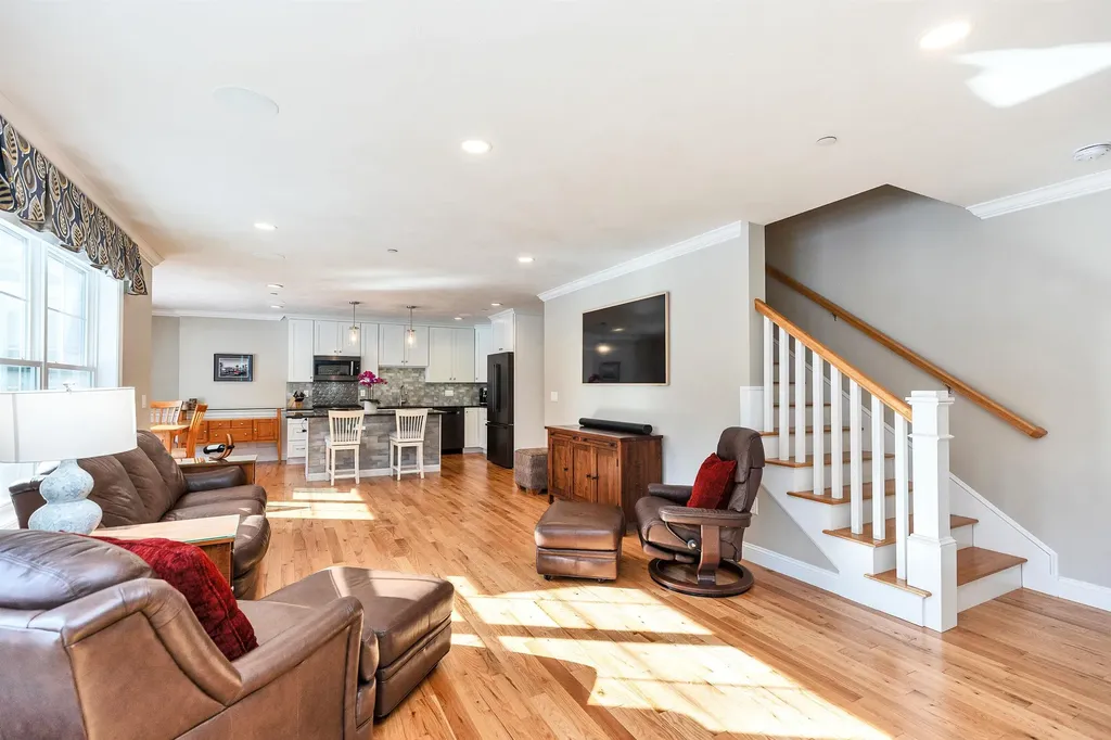 1C Pat's Way Hollis NH 03049