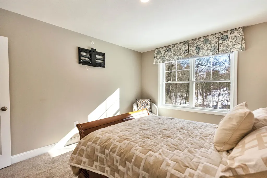 1C Pat's Way Hollis NH 03049