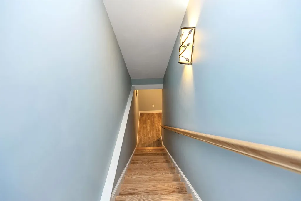 1C Pat's Way Hollis NH 03049