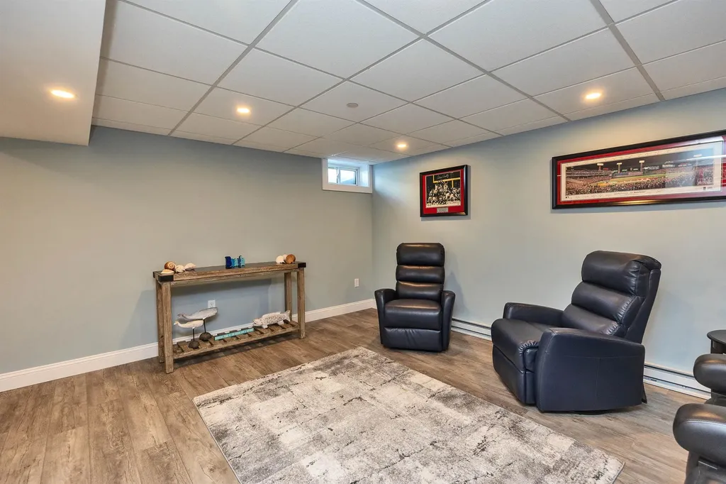 1C Pat's Way Hollis NH 03049