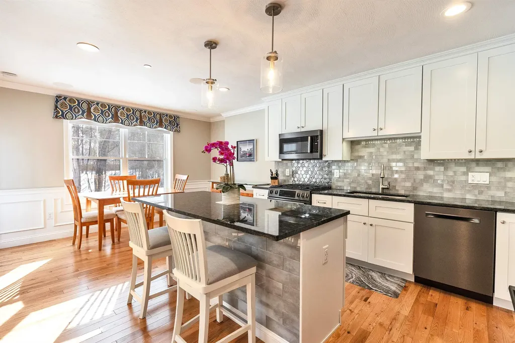 1C Pat's Way Hollis NH 03049