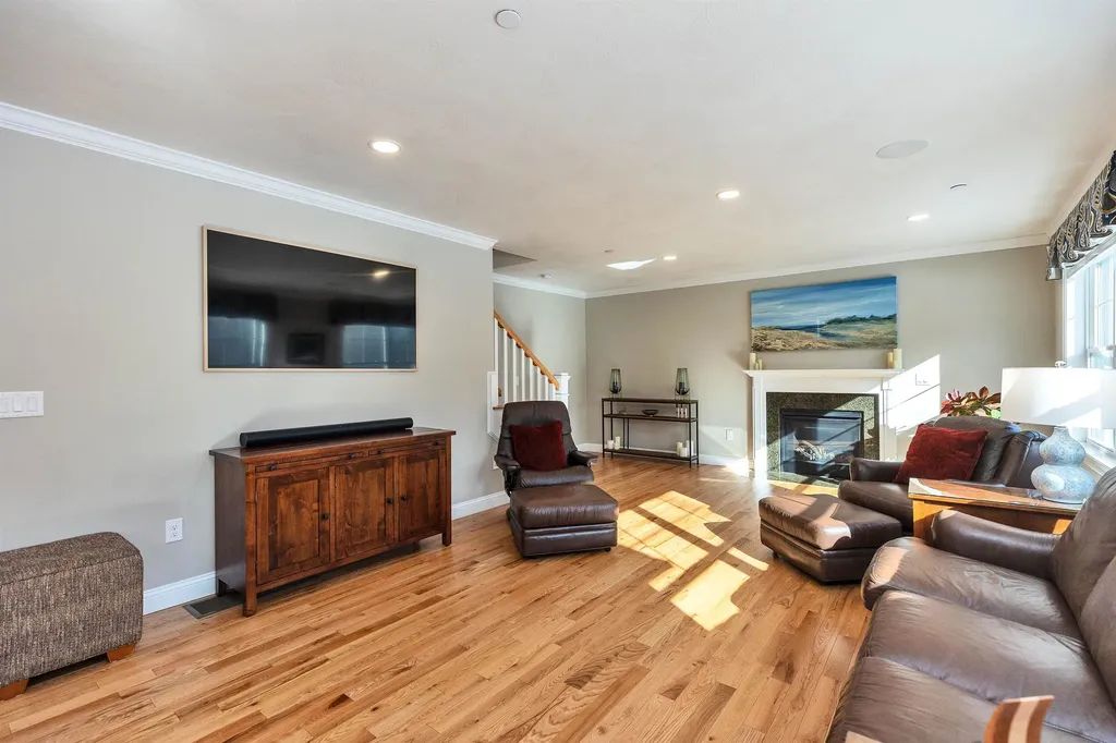 1C Pat's Way Hollis NH 03049